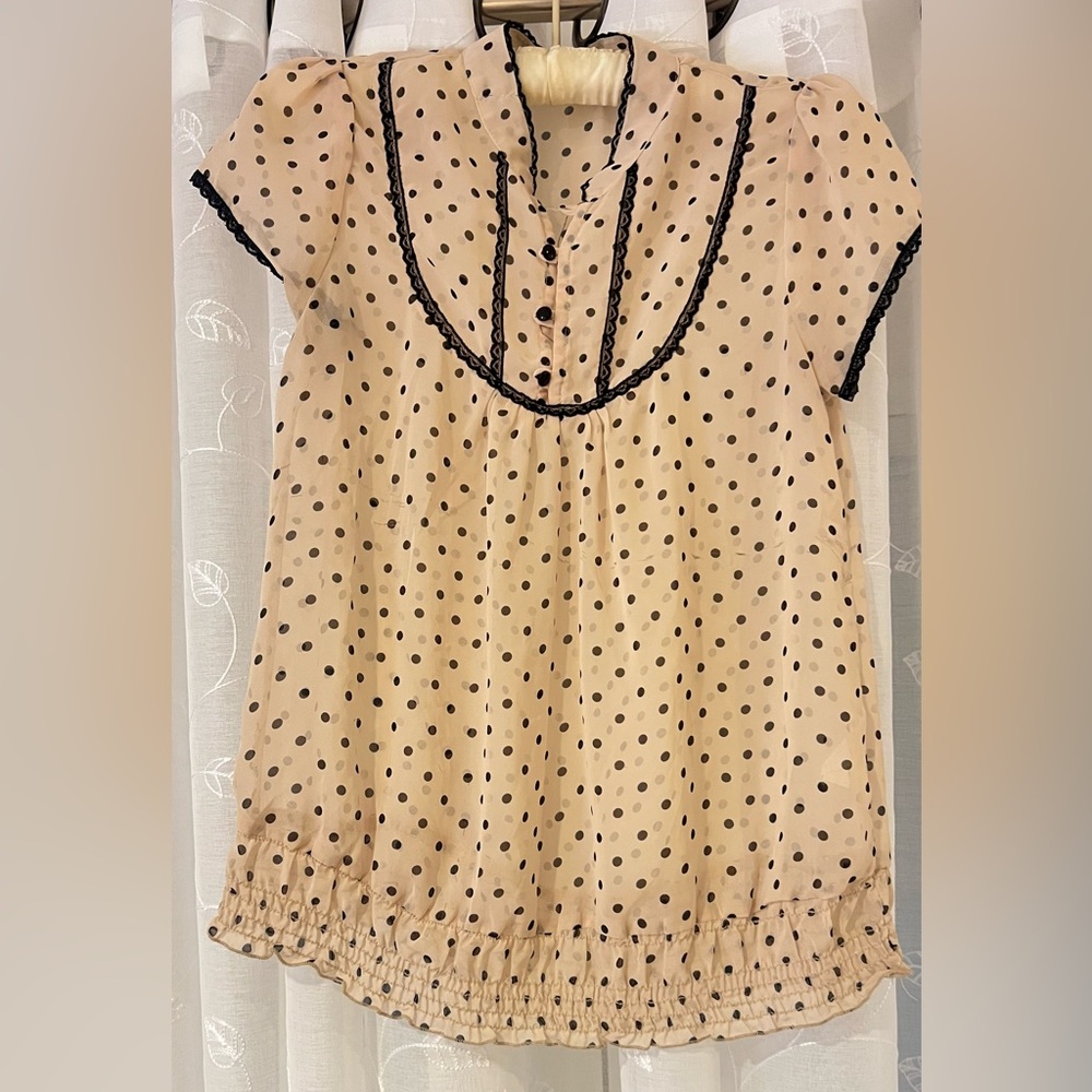 Y2k Twentyone Cream Polka Dot Blouse with Black Lace trim feminine & delicate 😇